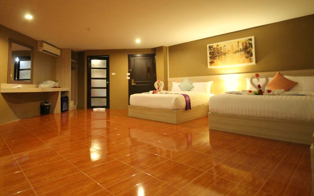 Baywatch Boutique Hotel Ao Nang Krabi town Extérieur photo